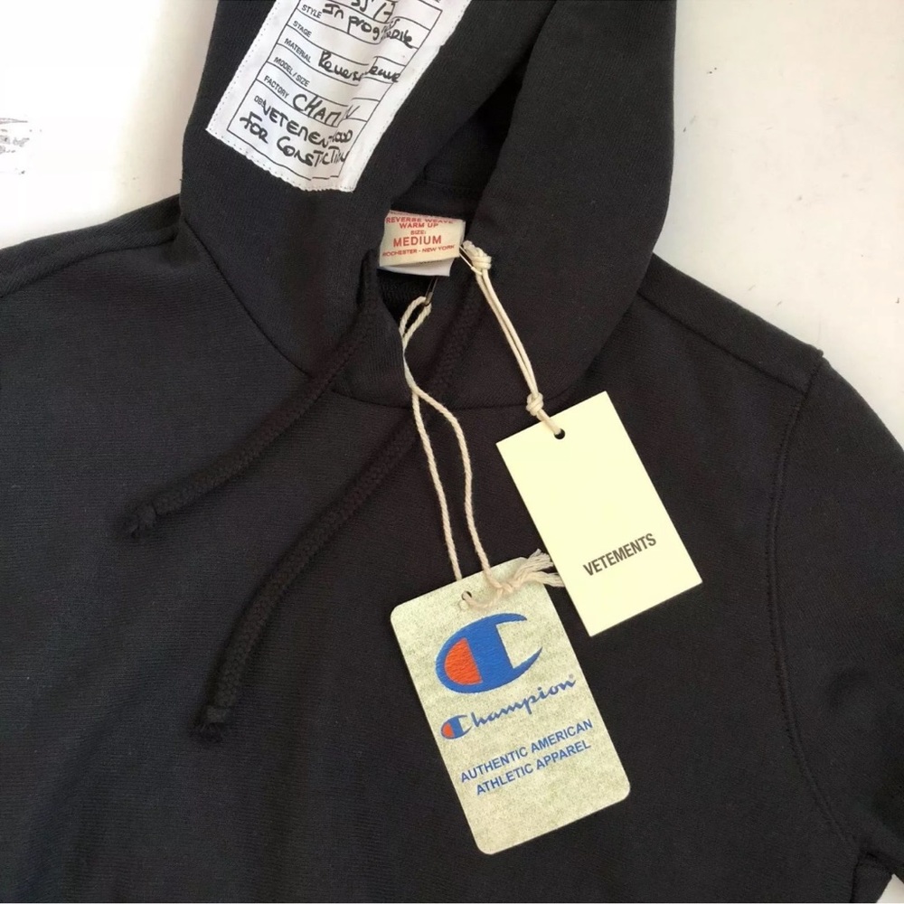 Vetements x Champion 2017 "In-Progress" Cropped Hoodie Black Medium